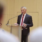 05.08.2022. Kielce. Wręczenie odznaczeń państwowych. Na zdjęciu: Zbigniew Koniusz - wojewoda świętokrzyski