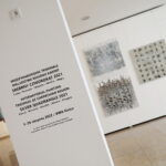 08.08.2022. Kielce. Wystawy w BWA. Triennale „Srebrny Czworokąt” i „Powłoka” Andrzeja Fydrycha / Fot. Wiktor Taszłow - Radio Kielce