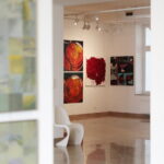 08.08.2022. Kielce. Wystawy w BWA. Triennale „Srebrny Czworokąt” i „Powłoka” Andrzeja Fydrycha / Fot. Wiktor Taszłow - Radio Kielce