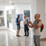 08.08.2022. Kielce. Wystawy w BWA. Triennale „Srebrny Czworokąt” i „Powłoka” Andrzeja Fydrycha / Fot. Wiktor Taszłow - Radio Kielce