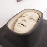 08.08.2022. Kielce. Wystawy w BWA. Triennale „Srebrny Czworokąt” i „Powłoka” Andrzeja Fydrycha / Fot. Wiktor Taszłow - Radio Kielce