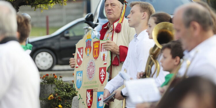 08.08.2022. Wodzisław. Marsz Szlakiem I Kompanii Kadrowej / Fot. Wiktor Taszłow - Radio Kielce