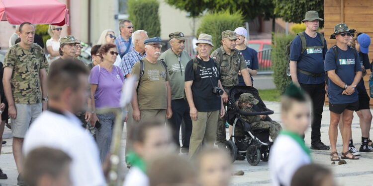 08.08.2022. Wodzisław. Marsz Szlakiem I Kompanii Kadrowej / Fot. Wiktor Taszłow - Radio Kielce