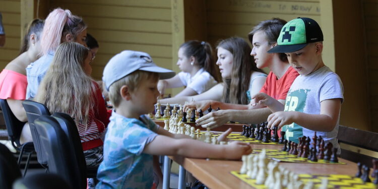 09.08.2022. Kielce. Wakacyjna Szkoła Szachowa Polskiego Radia Kielce / Fot. Wiktor Taszłow - Radio Kielce