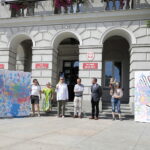 19.08.2022. Kielce. Przekazanie tryptyku wykonanego przez dzieci na licytację w ramach obchodów Dnia Niepodległości Ukrainy / Fot. Wiktor Taszłow - Radio Kielce