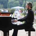 Oddany muzyce, wielki pasjonat, geniusz. Artysta z Włoch oczarował słuchaczy „Chopinowskich inspiracji” - Radio Kielce 19.08.2022. Kielce. „Chopinowskie inspiracje”, koncert. Gra Alexander Gadijev. / Fot. Wiktor Taszłow - Radio Kielce.