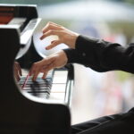 Oddany muzyce, wielki pasjonat, geniusz. Artysta z Włoch oczarował słuchaczy „Chopinowskich inspiracji” - Radio Kielce 19.08.2022. Kielce. „Chopinowskie inspiracje”, koncert. Gra Alexander Gadijev. / Fot. Wiktor Taszłow - Radio Kielce.