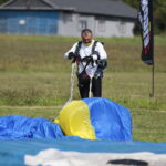 20.08.2022. Masłów. XXIII Mistrzostwach Związku Polskich Spadochroniarzy na celność lądowania / Fot. Wiktor Taszłow - Radio Kielce