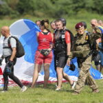 20.08.2022. Masłów. XXIII Mistrzostwach Związku Polskich Spadochroniarzy na celność lądowania / Fot. Wiktor Taszłow - Radio Kielce