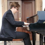 „Chopinowskie inspiracje”. Koncert jednego z najciekawszych młodych pianistów - Radio Kielce