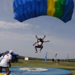 20.08.2022. Masłów. XXIII Mistrzostwach Związku Polskich Spadochroniarzy na celność lądowania / Fot. Wiktor Taszłow - Radio Kielce