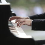 „Chopinowskie inspiracje”. Koncert jednego z najciekawszych młodych pianistów - Radio Kielce