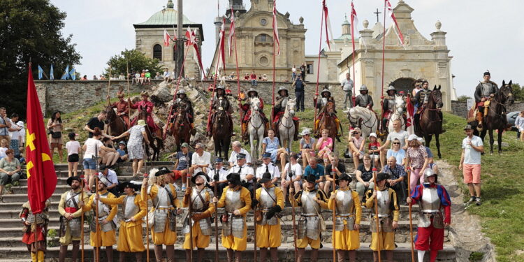 21.08.2022. Święty Krzyż. 410. rocznica urodzin księcia Jeremiego Wiśniowieckiego / Fot. Wiktor Taszłow - Radio Kielce