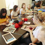 24.08.2022. Kielce. Dzień Niepodległości Ukrainy. Dom Środowisk Twórczych. Warsztaty haftowania / Fot. Wiktor Taszłow