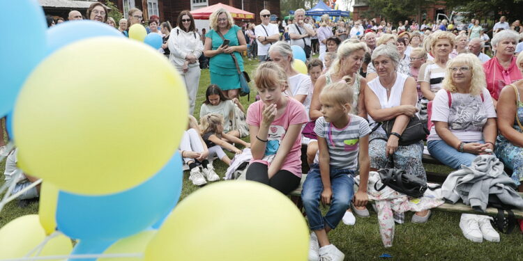 30.08.2022. Tokarnia. Piknik integracyjny w ramach projektu „Świętokrzyskie dla Ukrainy” / Fot. Wiktor Taszłow - Radio Kielce