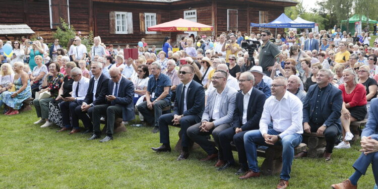 30.08.2022. Tokarnia. Piknik integracyjny w ramach projektu „Świętokrzyskie dla Ukrainy” / Fot. Wiktor Taszłow - Radio Kielce