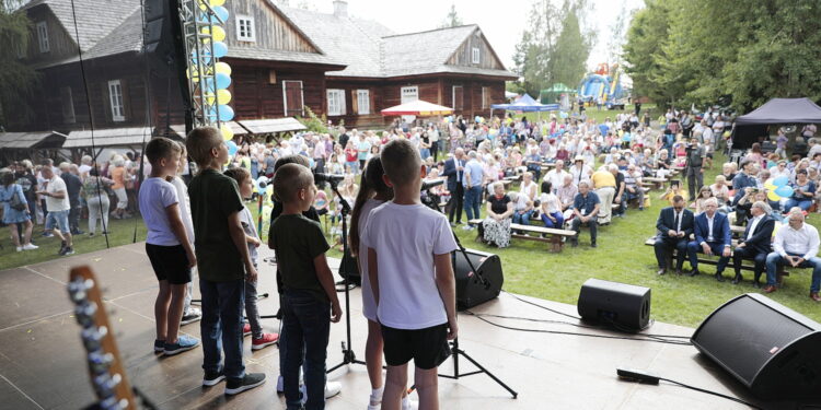 30.08.2022. Tokarnia. Piknik integracyjny w ramach projektu „Świętokrzyskie dla Ukrainy” / Fot. Wiktor Taszłow - Radio Kielce