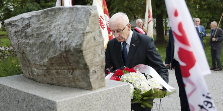 31.08.2022. Kielce. Uroczystości 42. rocznicy podpisania porozumień sierpniowych i powstania Solidarności. Na zdjęciu Waldemar Bartosz - przewodniczący świętokrzyskiej Solidarności. / Fot. Wiktor Taszłow - Radio Kielce.