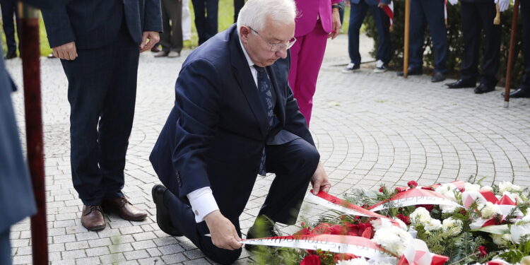 31.08.2022. Kielce. Uroczystości 42. rocznicy podpisania porozumień sierpniowych i powstania Solidarności. Na zdjęciu poseł Krzysztof Lipiec. / Fot. Wiktor Taszłow - Radio Kielce.