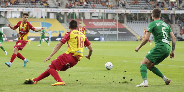 01.08.2022. Kielce. PKO BP Ekstraklasa - 3 kolejka. Mecz: Korona Kielce – Śląsk Wrocław. Na zdjęciu (z lewej): Bartosz Śpiączka / Fot. Wiktor Taszłow – Radio Kielce