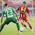 01.08.2022. Kielce. PKO BP Ekstraklasa - 3 kolejka. Mecz: Korona Kielce – Śląsk Wrocław. Na zdjęciu (z piłką): Dalibor Takac / Fot. Wiktor Taszłow – Radio Kielce