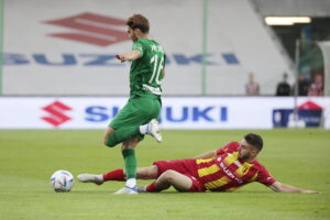 01.08.2022. Kielce. PKO BP Ekstraklasa - 3 kolejka. Mecz: Korona Kielce – Śląsk Wrocław. Na zdjęciu ( z prawej): Jakub Łukowski / Fot. Wiktor Taszłow – Radio Kielce