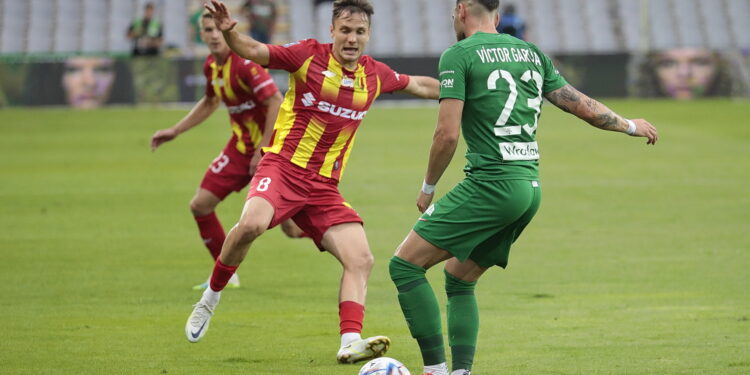 01.08.2022. Kielce. PKO BP Ekstraklasa - 3 kolejka. Mecz: Korona Kielce – Śląsk Wrocław. Na zdjęciu (z lewej): Dalibor Takac / Fot. Wiktor Taszłow – Radio Kielce