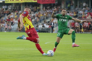 01.08.2022. Kielce. PKO BP Ekstraklasa - 3 kolejka. Mecz: Korona Kielce – Śląsk Wrocław. Na zdjęciu (z lewej): Adam Deja / Fot. Wiktor Taszłow – Radio Kielce