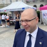 06.08.2022. Kielce. Rynek. VI Rajd „Onko-Tour, czyli rowerem po zdrowie” i piknik profilaktyczny. Na zdjęciu: Bartłomiej Chmielowiec - Rzecznik Praw Pacjenta / Fot. Paulina Michta - Radio Kielce