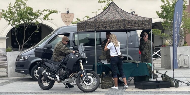 06.08.2022. Kielce. Rynek. VI Rajd „Onko-Tour, czyli rowerem po zdrowie” i piknik profilaktyczny / Fot. Paulina Michta - Radio Kielce