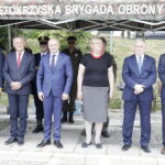 12.08.2022 Kielce. 57. Marsz Szlakiem Pierwszej Kompanii Kadrowej. Na zdjęciu od lewej: szef Urzędu do Spraw Kombatantów i Osób Represjonowanych Jan Józef Kasprzyk, wojewoda Zbigniew Koniusz, wicewojewoda Rafał Nowak, wiceprezydent Kielc Bożena Szczypiór, marszałek Andrzej Bętkowski i przewodniczący rady miasta Jarosław Karyś / Fot. Jarosław Kubalski - Radio Kielce