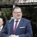 12.08.2022 Kielce. 57. Marsz Szlakiem Pierwszej Kompanii Kadrowej. Szef Urzędu do Spraw Kombatantów i Osób Represjonowanych Jan Józef Kasprzyk / Fot. Jarosław Kubalski - Radio Kielce