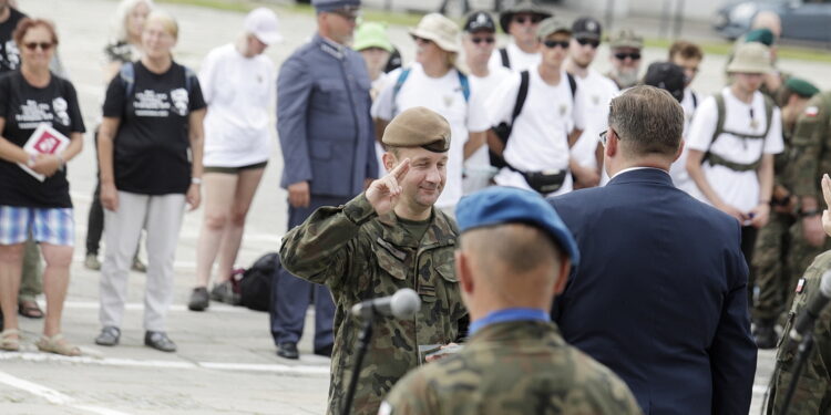 12.08.2022 Kielce. 57. Marsz Szlakiem Pierwszej Kompanii Kadrowej. Na zdjęciu dowódca - 10 ŚBOT płk Piotr Hałys / Fot. Jarosław Kubalski - Radio Kielce