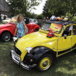 14.08.2022 Tokarnia. Park etnograficzny. Zlot samochodów i motocykli zabytkowych. Motopiknik / Fot. Jarosław Kubalski - Radio Kielce