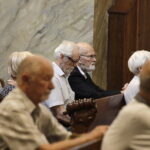 25.08.2022 Kielce. Katedra. Pogrzeb Alojzego Obornego, wieloletniego dyrektora Muzeum Narodowego w Kielcach / Fot. Jarosław Kubalski - Radio Kielce