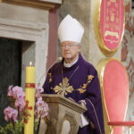 25.08.2022 Kielce. Katedra. Pogrzeb Alojzego Obornego, wieloletniego dyrektora Muzeum Narodowego w Kielcach / Fot. Jarosław Kubalski - Radio Kielce