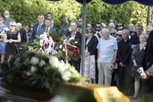 25.08.2022 Kielce. Katedra. Pogrzeb Alojzego Obornego, wieloletniego dyrektora Muzeum Narodowego w Kielcach / Fot. Jarosław Kubalski - Radio Kielce