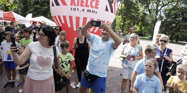 27.08.2022. Kielce. Park Miejski. Finał Wakacyjnej Szkoły Szachowej Polskiego Radia Kielce / Fot. Jarosław Kubalski - Radio Kielce