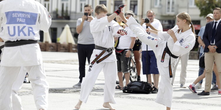 08.08.2022 Kielce. Pokaz karate w wykonaniu m.in. reprezentantów Ukrainy / Fot. Jarosław Kubalski - Radio Kielce