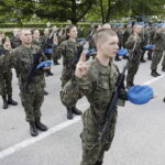 Grupa elewów stała się prawdziwymi żołnierzami - Radio Kielce 12.08.2022. Kielce. Przysięga wojskowa / Fot. Jarosław Kubalski - Radio Kielce