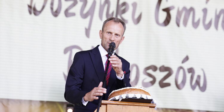 15.08.2022 Jaworznia. Dożynki gminy Piekoszów. Na zdjęciu wójt Piekoszowa Zbigniew Piątek / Fot. Jarosław Kubalski - Radio Kielce