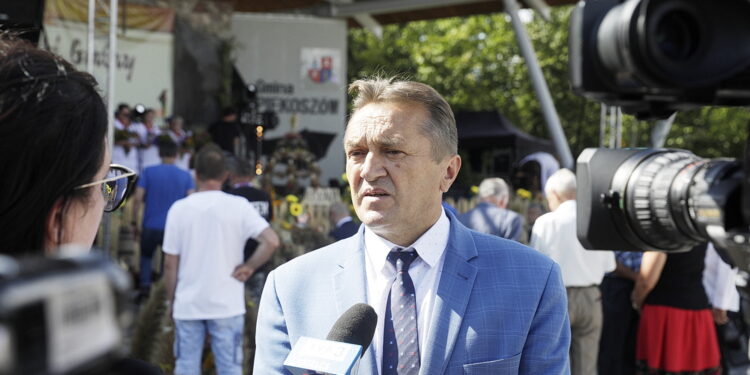 15.08.2022 Jaworznia. Dożynki gminy Piekoszów. Na zdjęciu starosta kielecki Mirosław Gębski / Fot. Jarosław Kubalski - Radio Kielce
