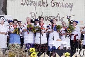 15.08.2022 Jaworznia. Dożynki gminy Piekoszów. Zespół "Piekoszowianie" / Fot. Jarosław Kubalski - Radio Kielce