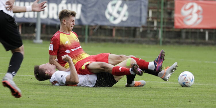 17.08.2022 Kielce. Piłka nożna III liga. Mecz Korona II Kielce - KSZO Ostrowiec / Fot. Jarosław Kubalski - Radio Kielce