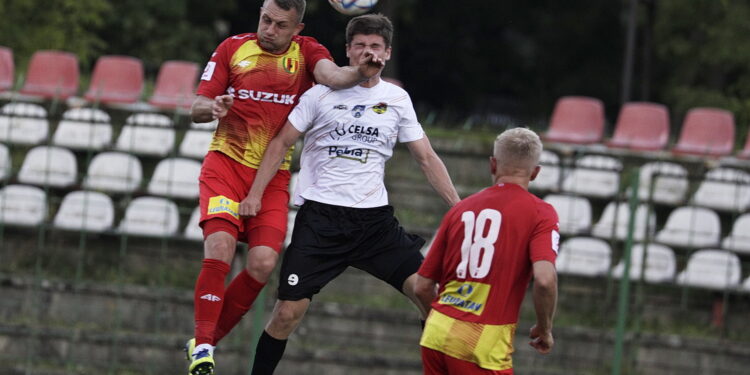 17.08.2022 Kielce. Piłka nożna III liga. Mecz Korona II Kielce - KSZO Ostrowiec / Fot. Jarosław Kubalski - Radio Kielce