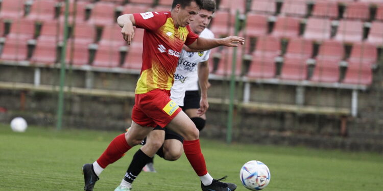 17.08.2022 Kielce. Piłka nożna III liga. Mecz Korona II Kielce - KSZO Ostrowiec / Fot. Jarosław Kubalski - Radio Kielce