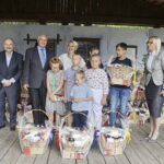 Kosze przysmaków czekały dla dzieci - Radio Kielce