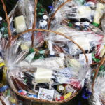 Kosze przysmaków czekały dla dzieci - Radio Kielce