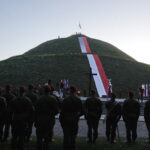 05.08.2022. Kraków. Uroczysty capstrzyk wojskowy przy kopcu Marszałka Piłsudskiego / Fot. Jarosław Kubalski - Radio Kielce
