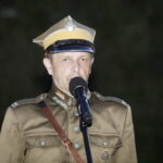 05.08.2022. Kraków. Uroczysty capstrzyk wojskowy przy kopcu Marszałka Piłsudskiego. Na zdjęciu: Dionizy Krawczyński - komendant 57. Marszu Szlakiem Pierwszej Kompanii Kadrowej / Fot. Jarosław Kubalski - Radio Kielce